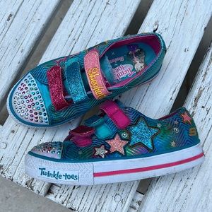 Little girl Skechers in Good condition multiple colors